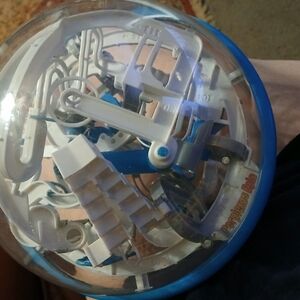 Perplexus EPIC. Blue and White Puzzle‎ Ball